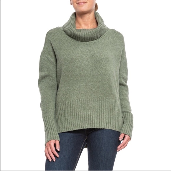Rachel Zoe Sweaters - Rachel Zoe turtleneck sweater green sz large NWT